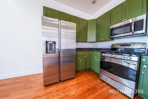 4 bedrooms apartment for rent in Washington Park - South Side, Chicago