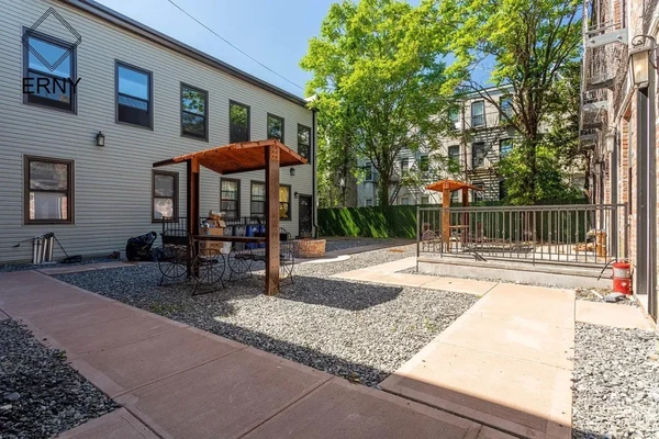 Coliving in Ridgewood - Queens, New York