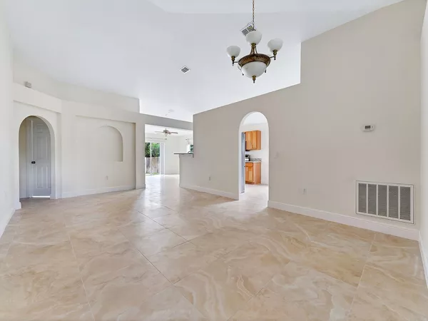 4 bedrooms apartment for rent in Waterford Lakes - East Orlando, Orlando