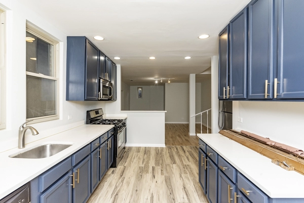 3 bedrooms apartment for rent in West Ridge - Far North Side, Chicago