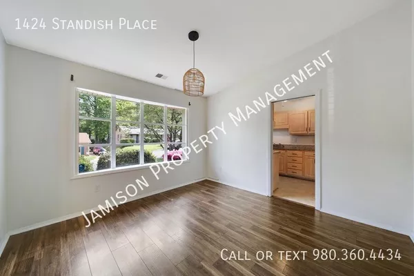 4 bedrooms apartment for rent in Washington Heights CLT - North Charlotte, Charlotte