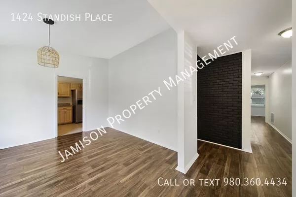 4 bedrooms apartment for rent in Washington Heights CLT - North Charlotte, Charlotte