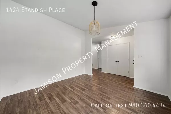 4 bedrooms apartment for rent in Washington Heights CLT - North Charlotte, Charlotte