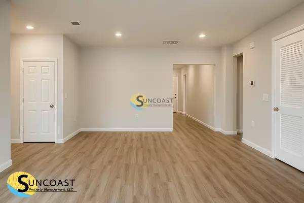 4 bedrooms apartment for rent in Crystal Springs - Westside, Jacksonville