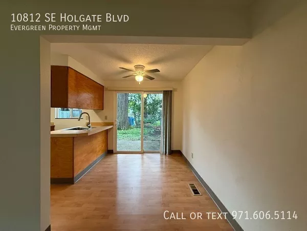 2 bedrooms apartment for rent in Powellhurst-Gilbert - SE Portland, Portland