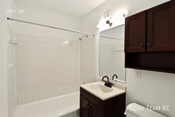 2 bedrooms apartment for rent in Midtown-Westport - KCMO, Kansas City