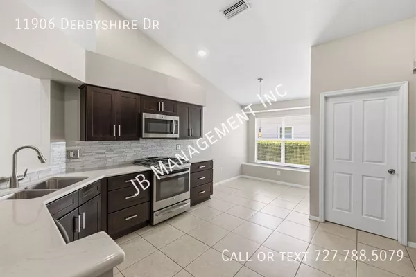 3 bedrooms apartment for rent in Town 'n' Country - West Tampa, Tampa