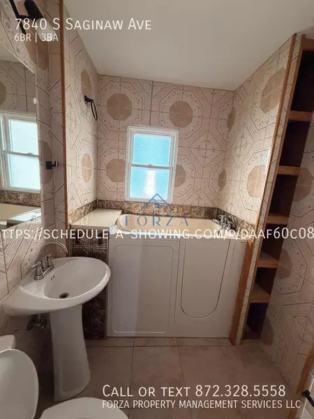 6 bedrooms apartment for rent in South Shore - South Side, Chicago