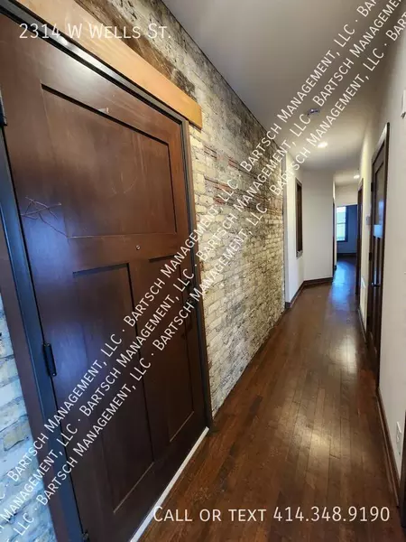 Studio Apartment for rent in Avenues West - Central Mil, Milwaukee