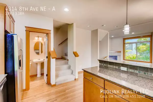 3 bedrooms apartment for rent in University District - North Seattle, Seattle