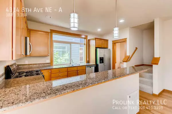 3 bedrooms apartment for rent in University District - North Seattle, Seattle