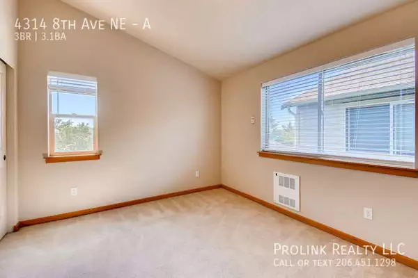 3 bedrooms apartment for rent in University District - North Seattle, Seattle