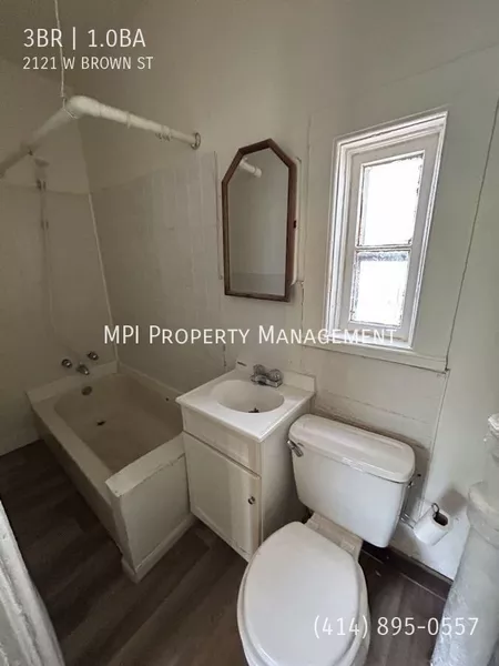 3 bedrooms apartment for rent in Triangle - North Mil / North Shore, Milwaukee