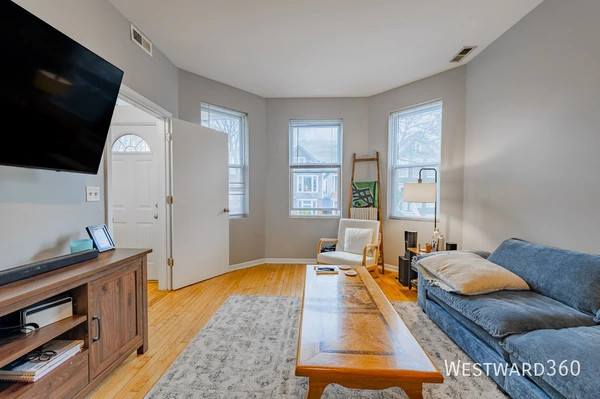 2 bedrooms apartment for rent in Roscoe Village - North Side, Chicago