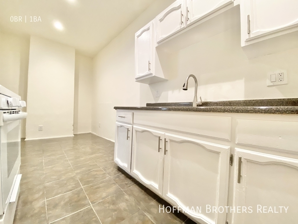 Studio Apartment for rent in Arlington Heights - Central Los Angeles, Los Angeles