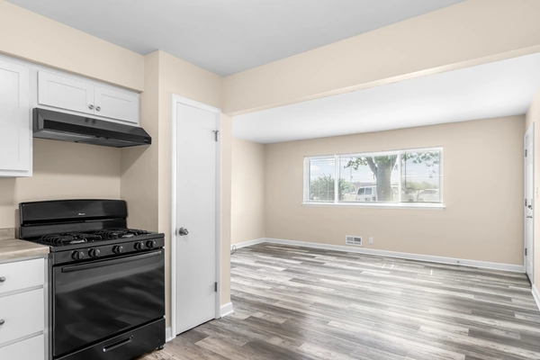 2 bedrooms apartment for rent in Southpoint - South Mil, Milwaukee