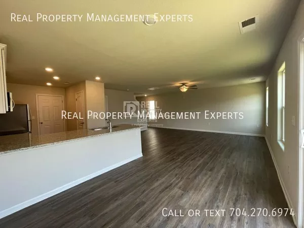 3 bedrooms apartment for rent in Coulwood West - West Charlotte, Charlotte