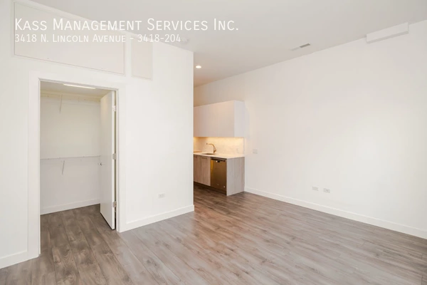 Studio Apartment for rent in Roscoe Village - North Side, Chicago