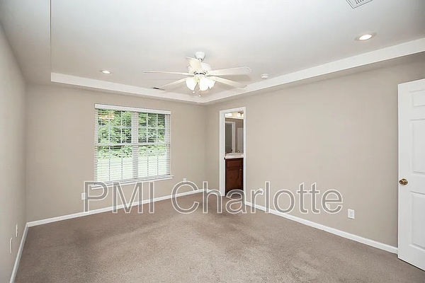 Coliving in Kannapolis - North Charlotte, Charlotte