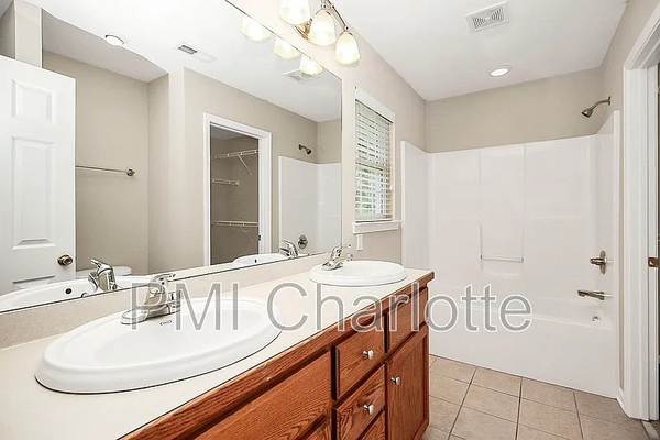 Coliving in Kannapolis - North Charlotte, Charlotte