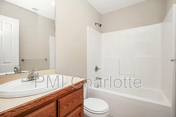 Coliving in Kannapolis - North Charlotte, Charlotte
