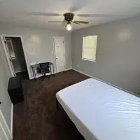 Coliving in Snacks / Guion Creek - North Indy, Indianapolis