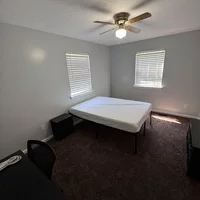 Coliving in Snacks / Guion Creek - North Indy, Indianapolis