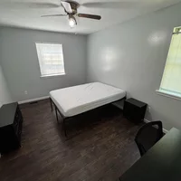 Coliving in Snacks / Guion Creek - North Indy, Indianapolis